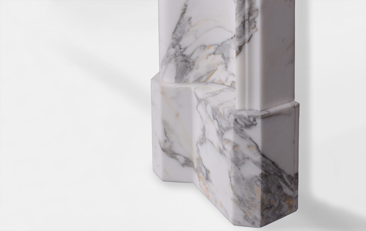 Maison & Maison, designers de cheminées en marbre, vous propose de personnaliser le modèle 5th Avenue. 
