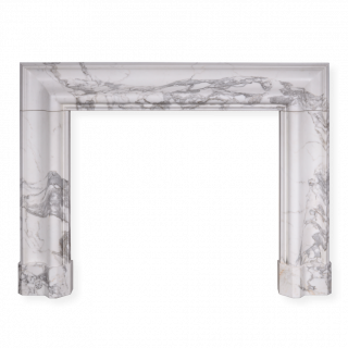 Maison & Maison, designers de cheminées en marbre, vous propose de personnaliser le modèle 5th Avenue. 
5th Avenue est une cheminée à boudin sur mesure en marbre de style Louis XIV