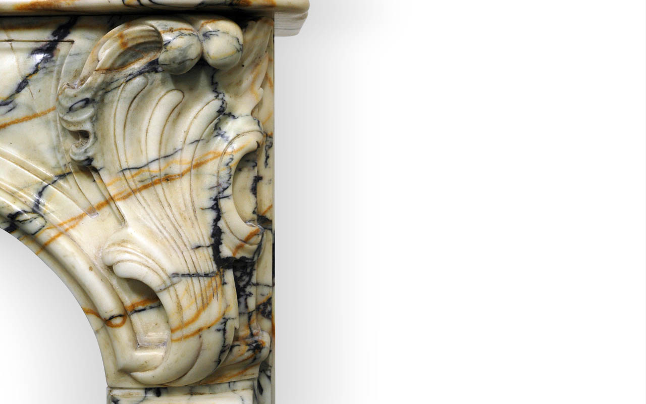 Maison & Maison, designers de cheminées en marbre, vous propose de personnaliser le modèle Arcadie. Choiseul est une belle cheminée sur mesure de style Louis XV réalisée en marbre. Cette cheminée est la reproduction d'une cheminée ancienne d'époque Louis 