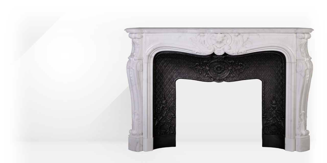Maison & Maison, designers de cheminées en marbre, vous propose de personnaliser le modèle Hotel de Lassay. Hotel de Lassay est une cheminée de style Louis XV réalisée sur mesure en marbre avec un décor sculpté très riche.