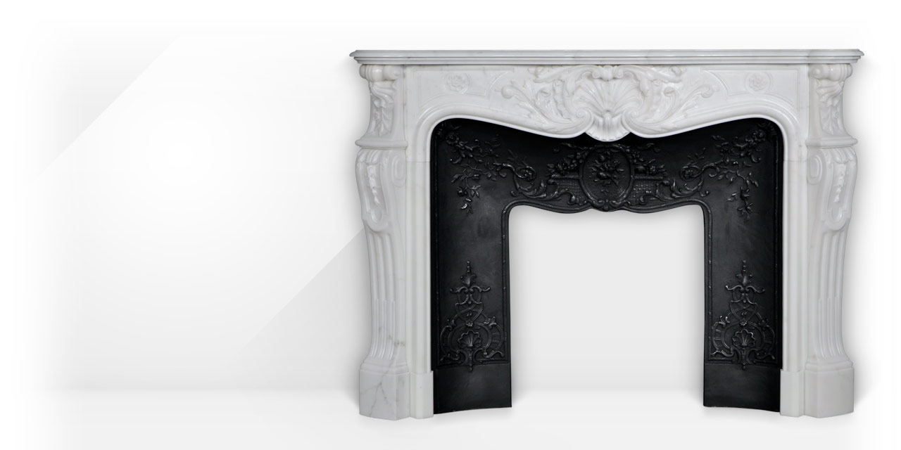Marquise de Tournelle est une très belle cheminée sur mesure de style Louis XV à la sculpture opulente. 