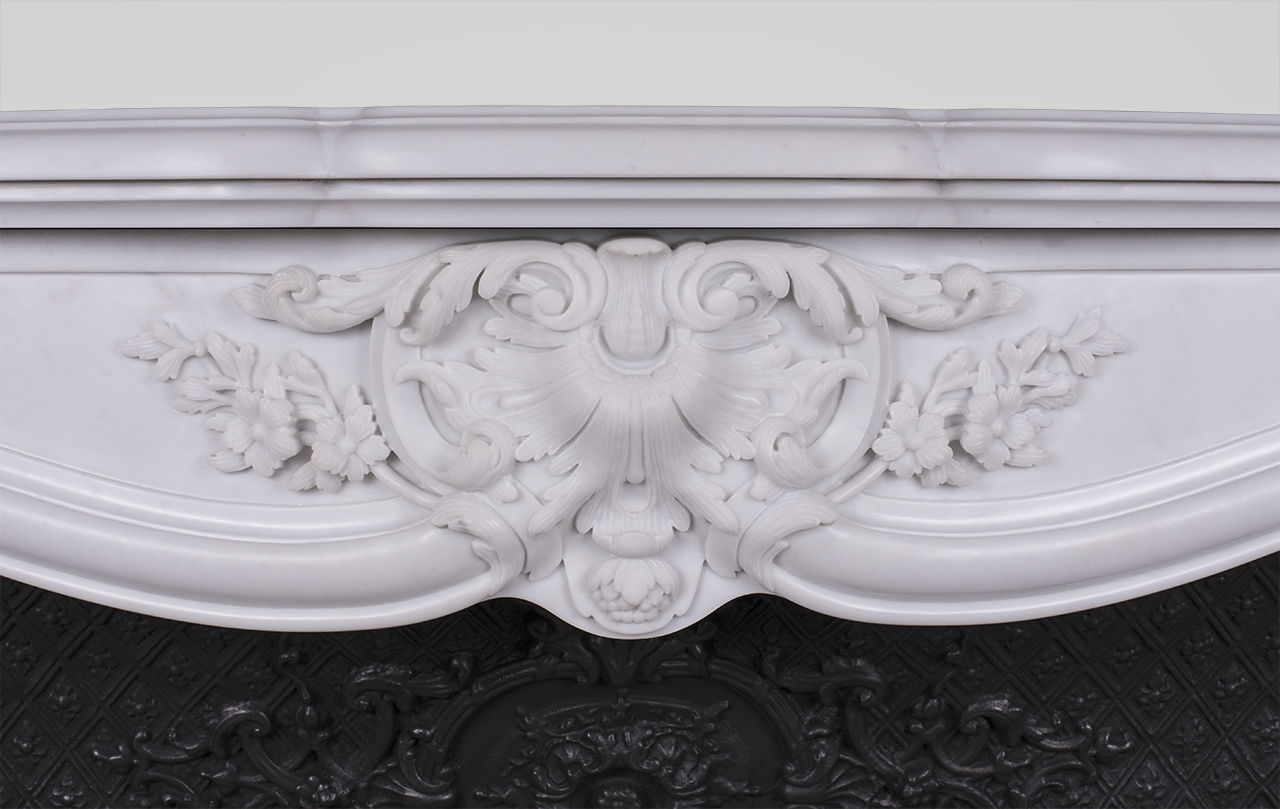 Maison & Maison, designers de cheminées en marbre, vous propose de personnaliser le modèle Païva. Païva est une superbe cheminée en marbre sculpté sur mesure de style Louis XV. Ses ornements en font un modèle exceptionnel