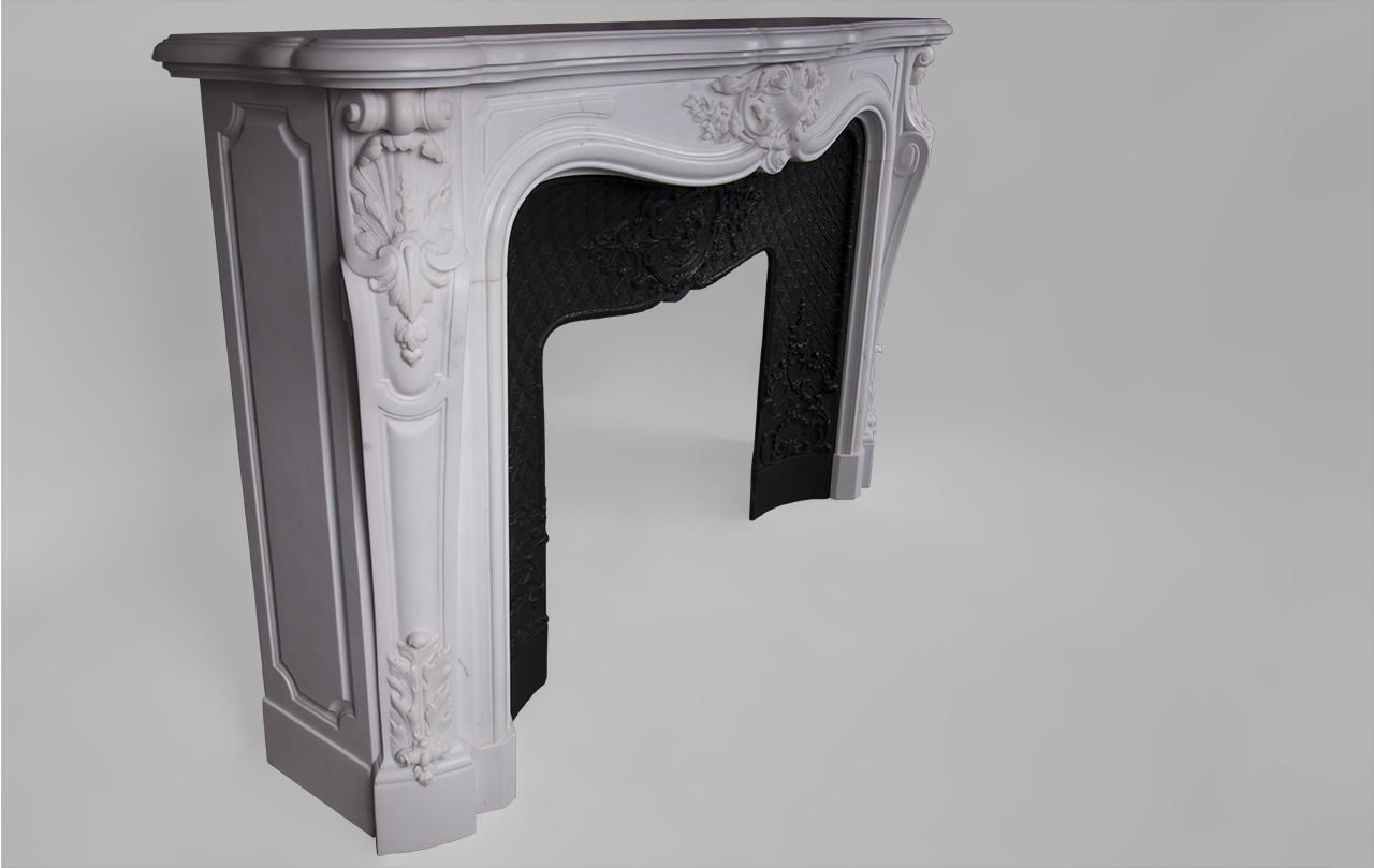 Maison & Maison, designers de cheminées en marbre, vous propose de personnaliser le modèle Païva. Païva est une superbe cheminée en marbre sculpté sur mesure de style Louis XV. Ses ornements en font un modèle exceptionnel