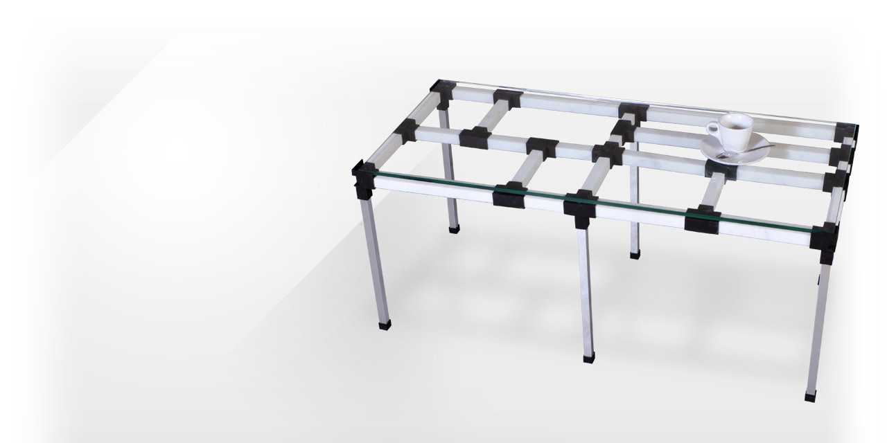 Maison & Maison, designer et créateur en marbre, présente son modèle de table basse mix de marbre et impression 3D de la collection « Internet » : Connection