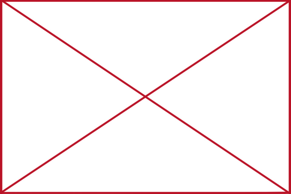 Inspirées du design classique du XIXe, nos baignoires îlot sont faites à la main en cuivre doré avec traitement interieur en Chrome.
Cette pièce d’artisanat à la finition Luxe deviendra ainsi l’élément centrale de votre salle de bain. Ses formes minimalistes et intemporelles, liées à la beauté naturelle du cuivre doré, concourent à son exception et apporteront une touche de modernité à votre pièce d'eau.Le traitement du cuivre poli sublime quant à lui la couleur si unique de ces élégantes baignoires.
son intérieur en Chrome rendra cette pièce encore plus étincelante.La baignoire n'inclut pas le vidage et le siphon.